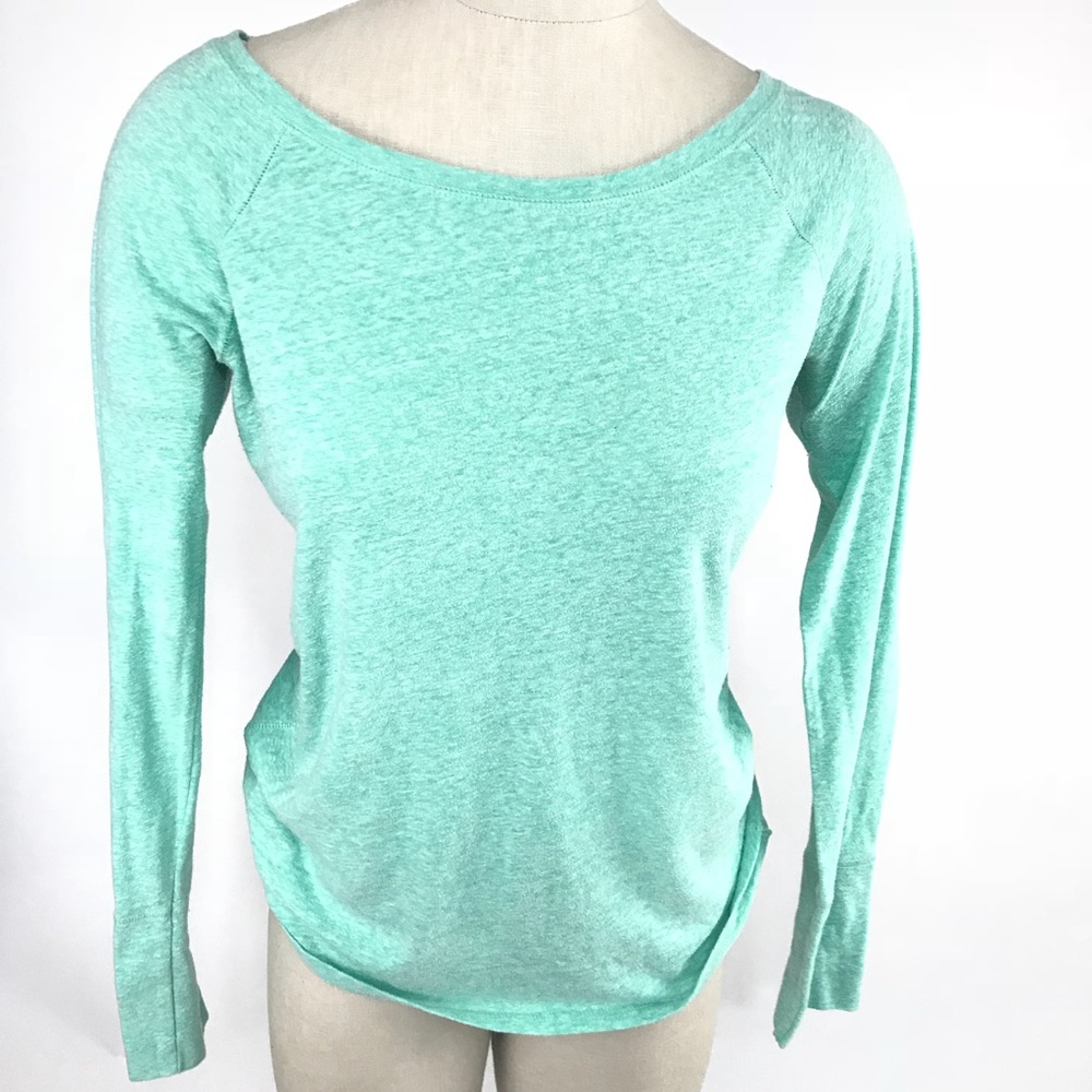 American Eagle long sleeved wide neck shirt girls